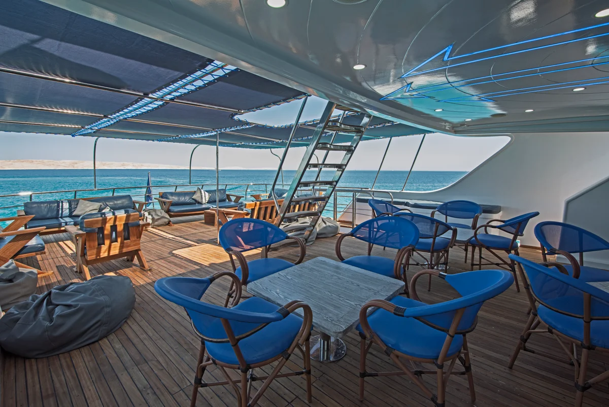 Outdoor lounge