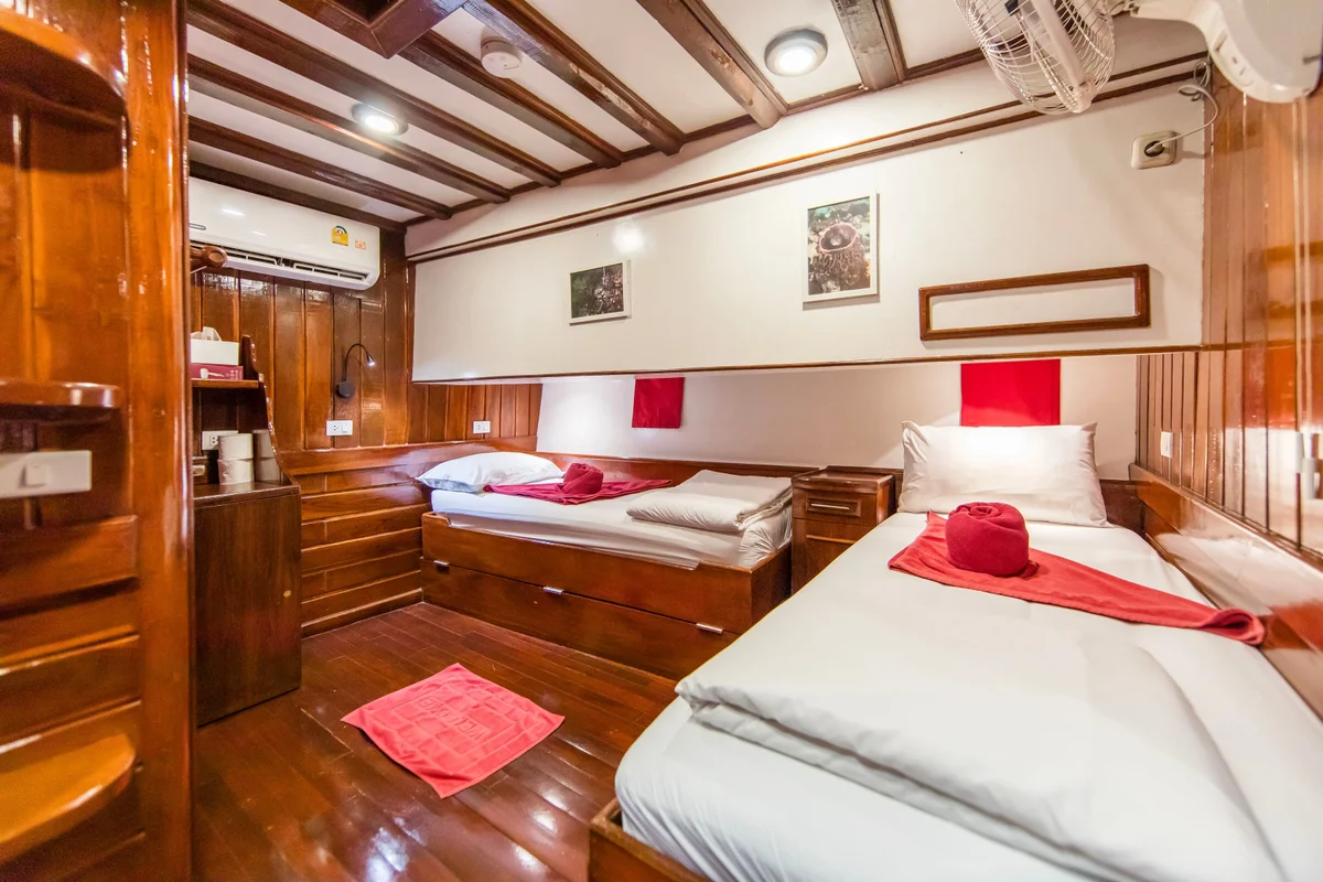 Convertible twin cabin