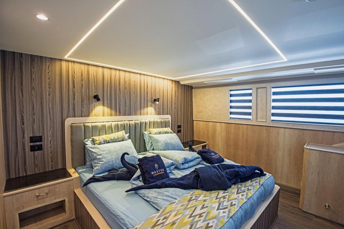 Premium double cabin